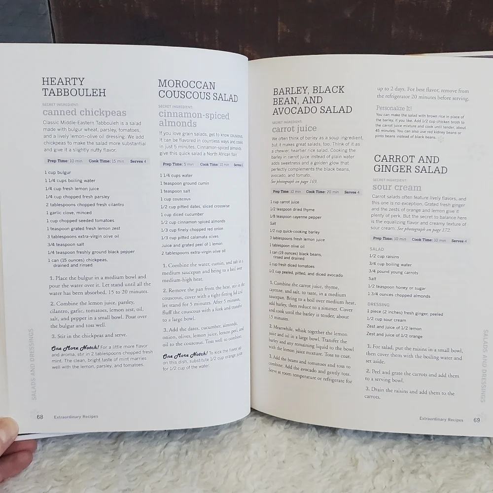 READERS Digest 919 Extraordinary Meals Hardcover Cookbook